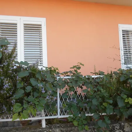 Ema Апартаменты