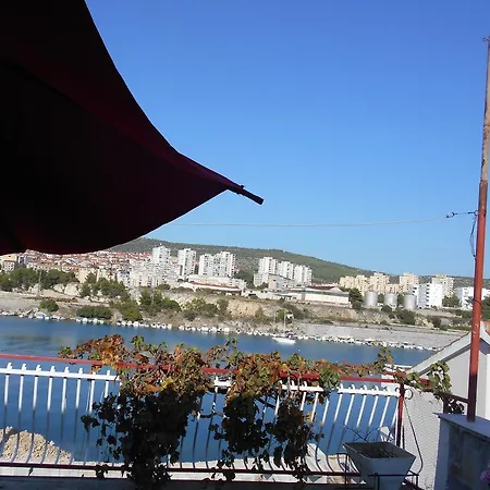 Ema Апартаменты Шибеник