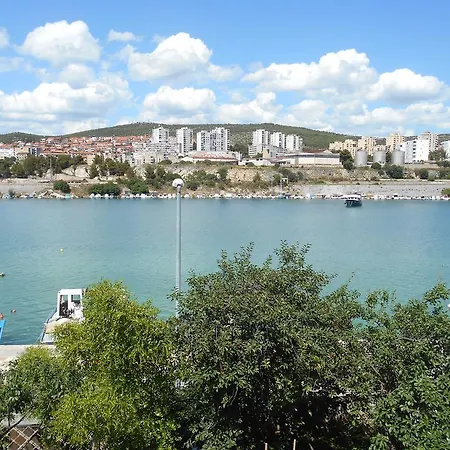 Апартаменты Ema Шибеник