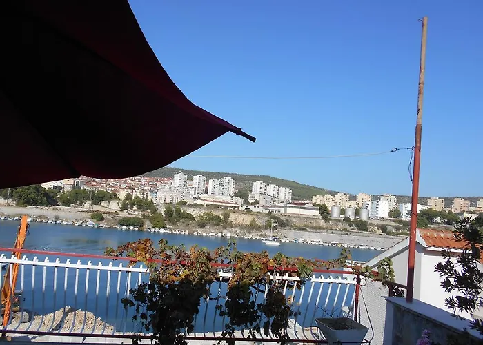 Ema 아파트 시베니크